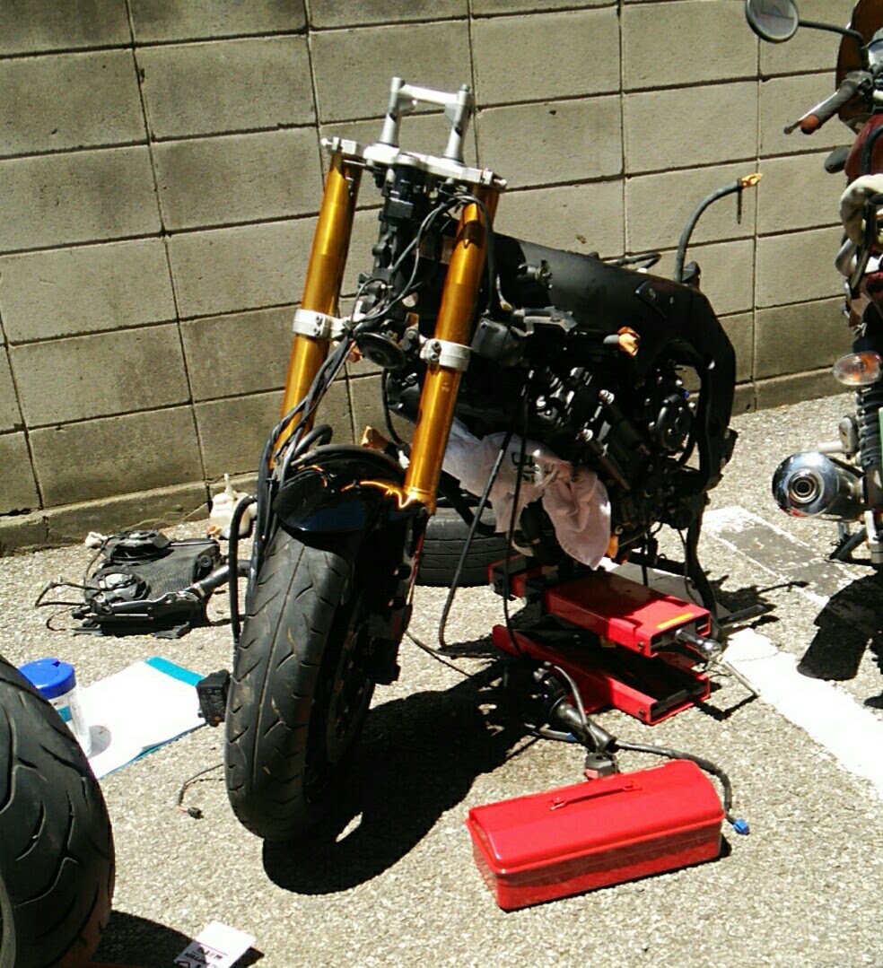 2015-fz1-syuuri-engine-down (3)