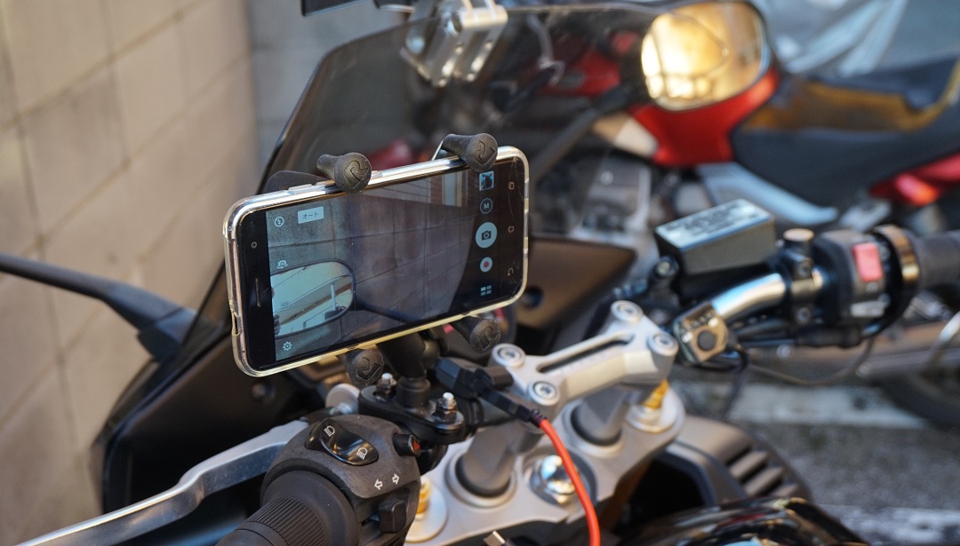 バイク向けおすすめのスマホホルダー スマートフォンホルダー 自由気ままに