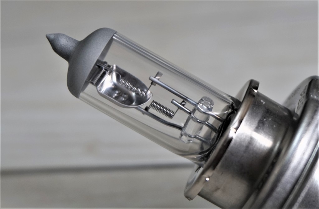 バイクのヘッドライトバルブ（ハロゲン、LED）の交換方法 | 自由気ままに。